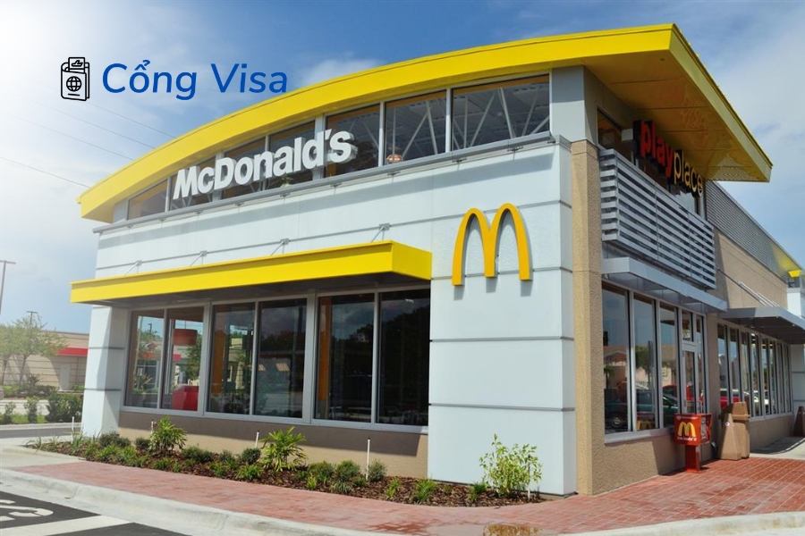 Ẩm thực Mỹ đa dạng, mỗi vùng có đặc sản riêng như BBQ Texas, hải sản New England, Tex-Mex và soul food