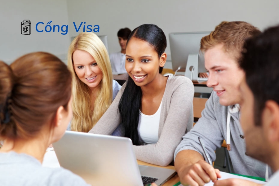 Visa EB-3 giúp con cái học miễn phí đến trung học và được ưu đãi học phí đại học như công dân Mỹ