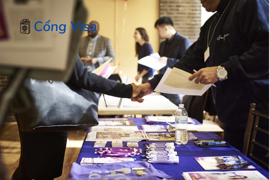 Đầu tư EB-5 trực tiếp yêu cầu nhà đầu tư tự thành lập hoặc mua doanh nghiệp, trực tiếp quản lý và tạo 10 việc làm
