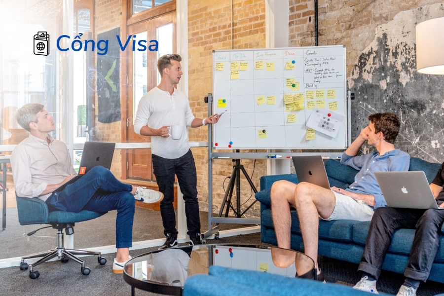EB-5 yêu cầu đầu tư tối thiểu 800.000 USD tại TEA và 1.050.000 USD ở khu vực khác, kèm cam kết tạo việc làm